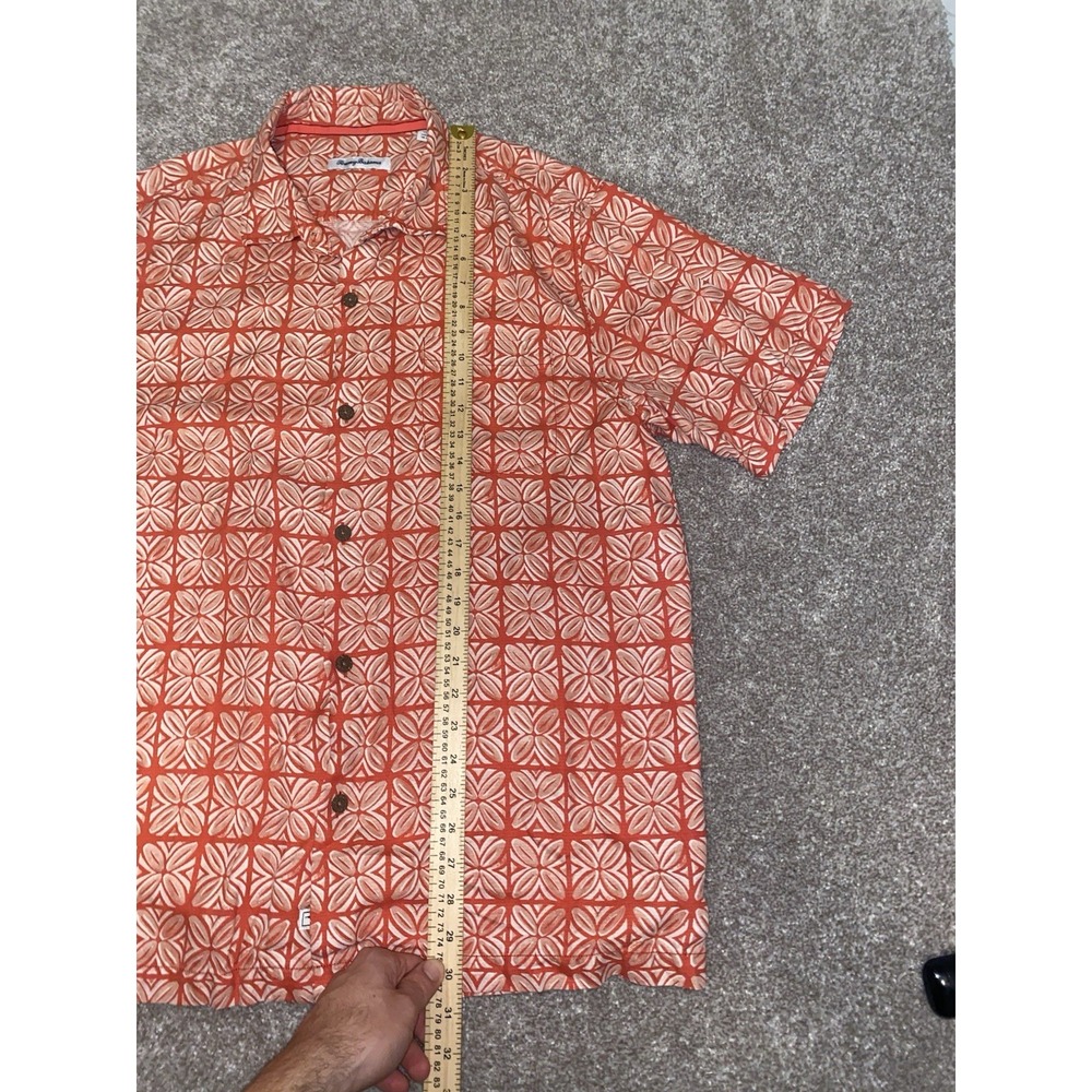 Tommy Bahama 100% Silk Button Up Large Hawaiian/Floral Camp Red Geometric Shirt - Picture 8 of 9